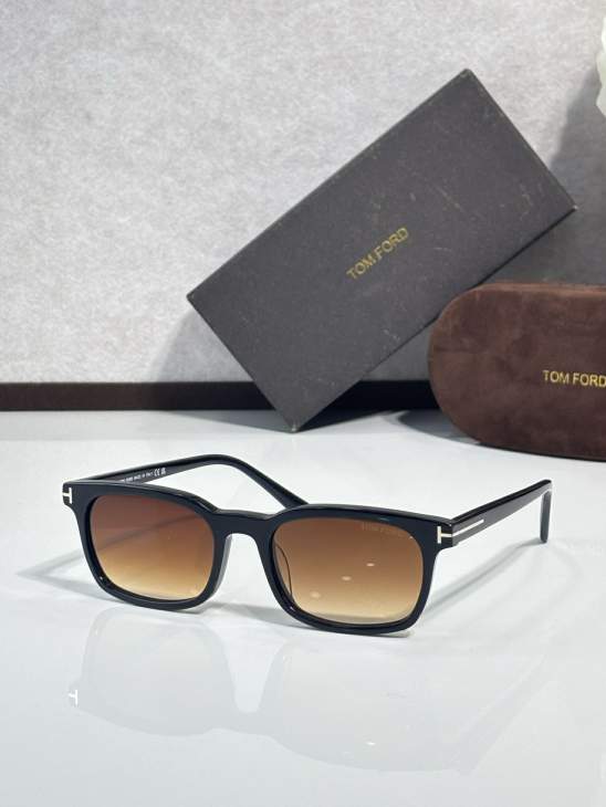 Picture of Tom Ford Sunglasses _SKUfw77317859fw
